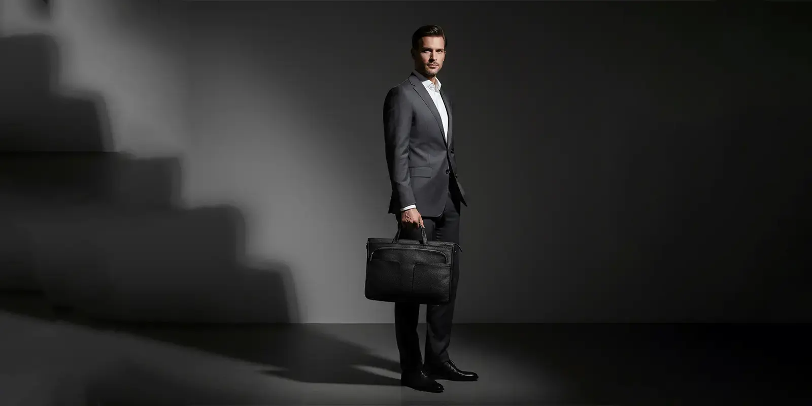 خرید کیف اداری طرح آرتین چرم طبیعی رایا